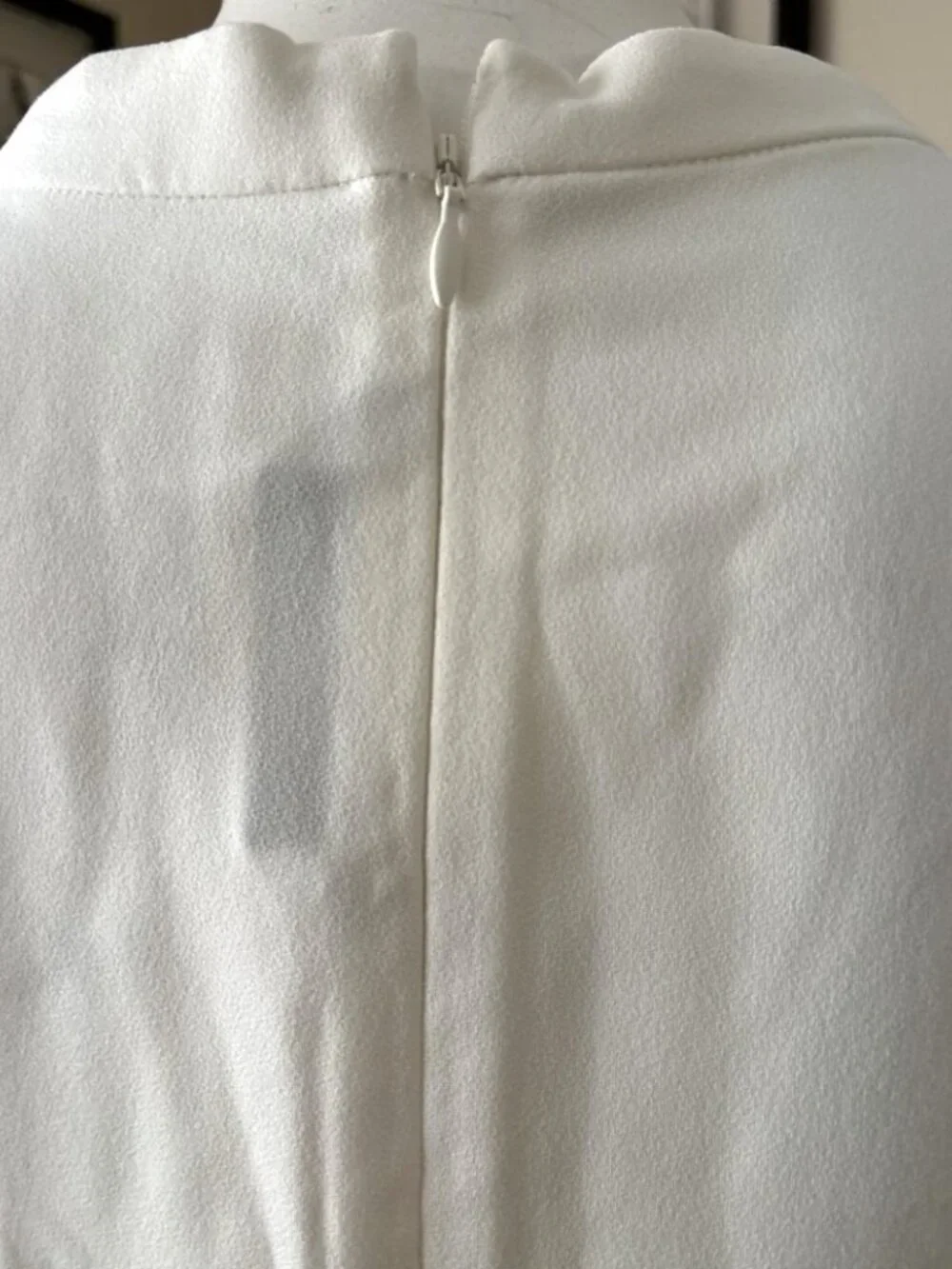 NWT Trina Turk White Draped Twist Front Blouse Short Sleeve Top Size S
